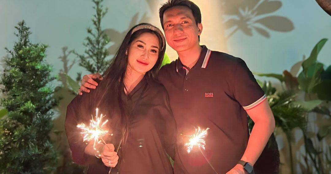 Instagram.com/ichaannisafaradila